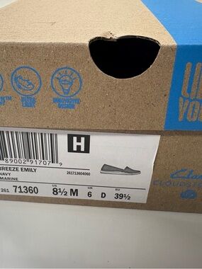 Clarks Breeze Emily Slip-Ons in Navy/Marine